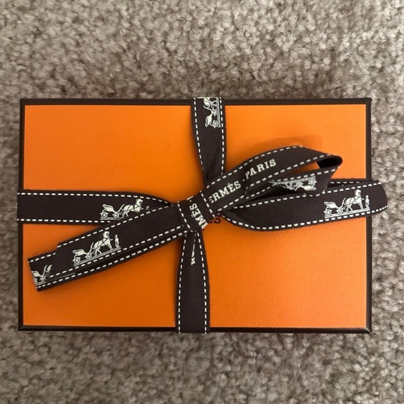 *Giftable* Hermes calvi duo card wallet - Picture 4 of 4